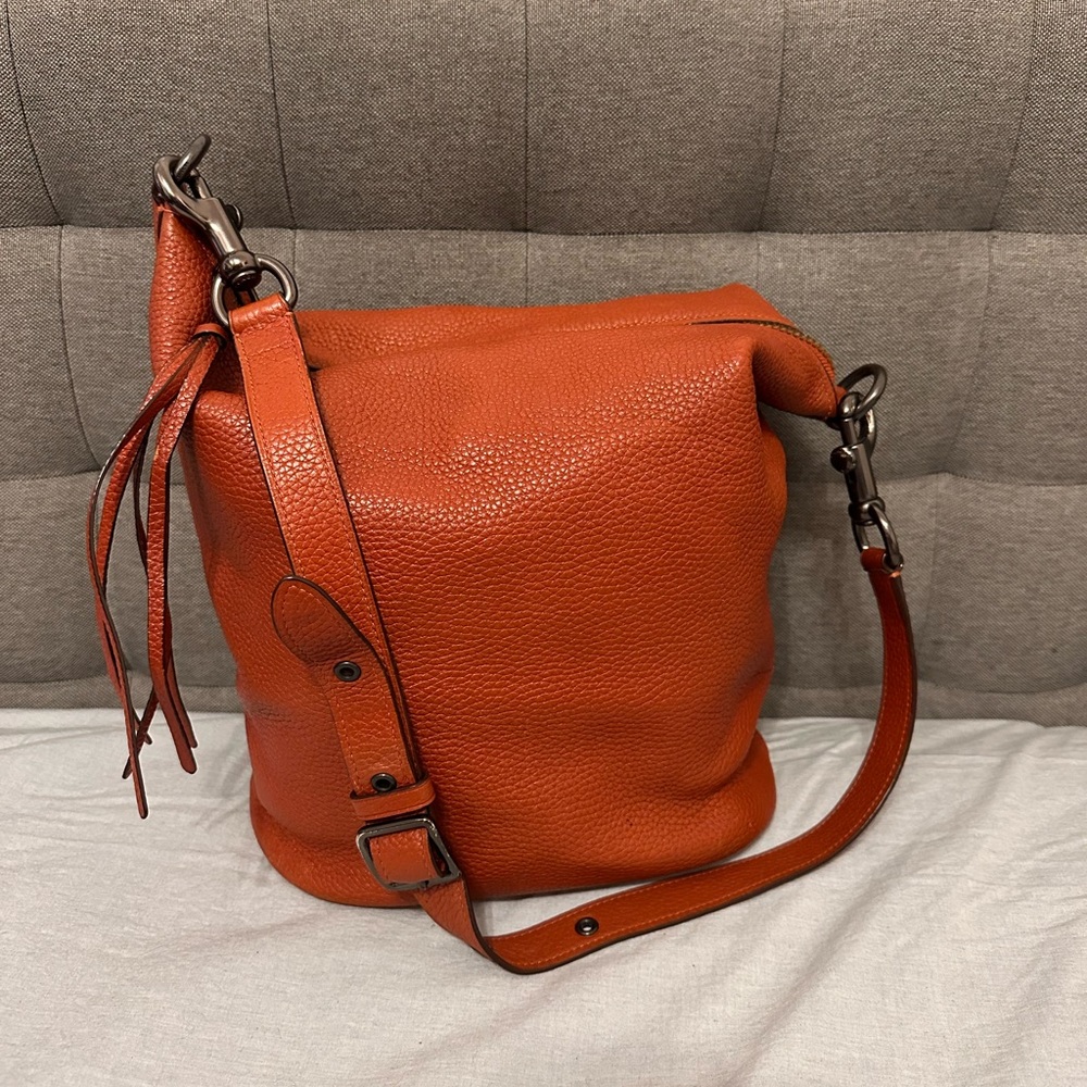 Coach Archive Ltd Ed Natural Pebbled Chili Leather LG Duffle Shoulder Bag RARE! - Picture 2 of 10